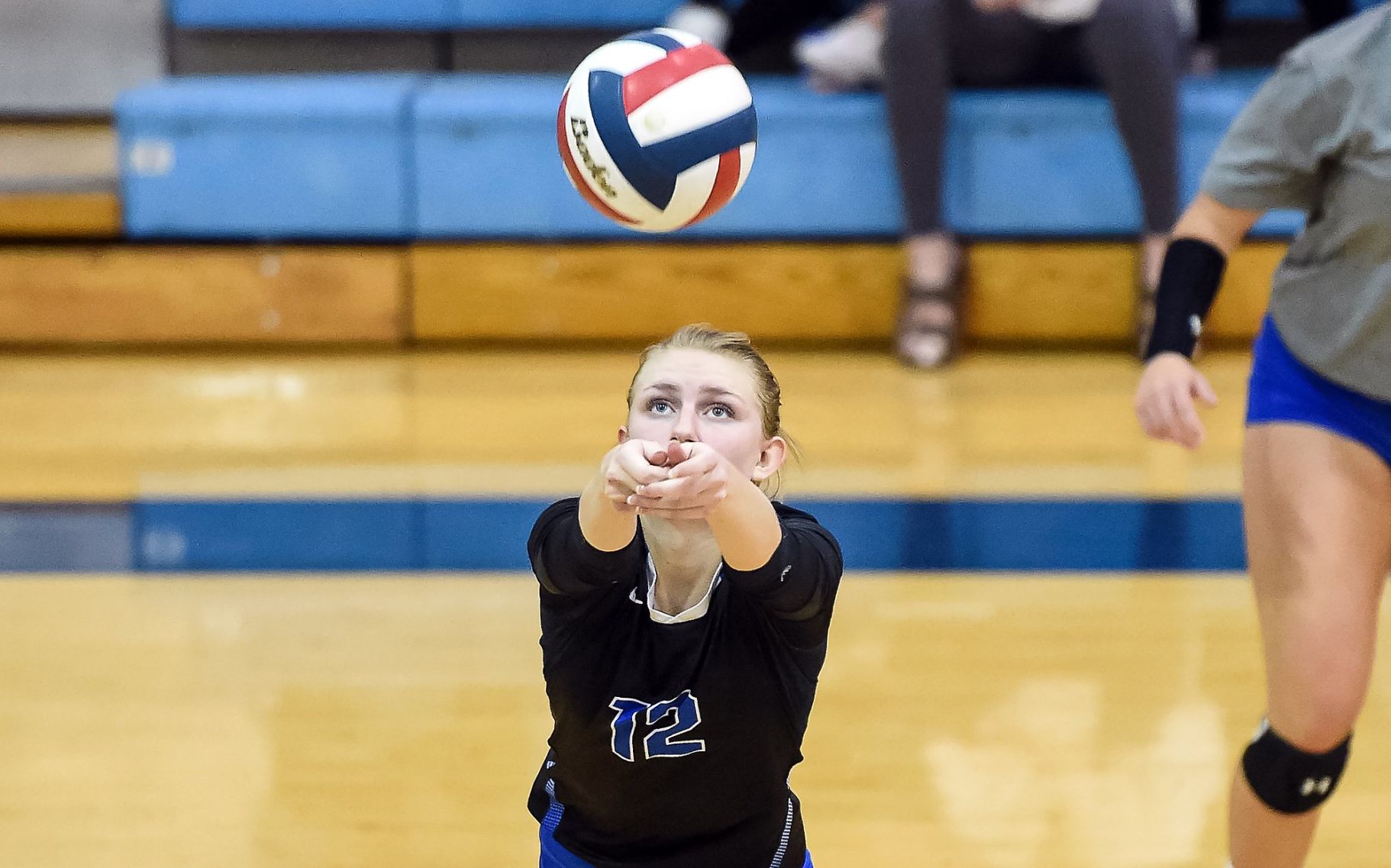 18-24-10C4D8EurekaVsNorthwestVBKemp009.JPG
